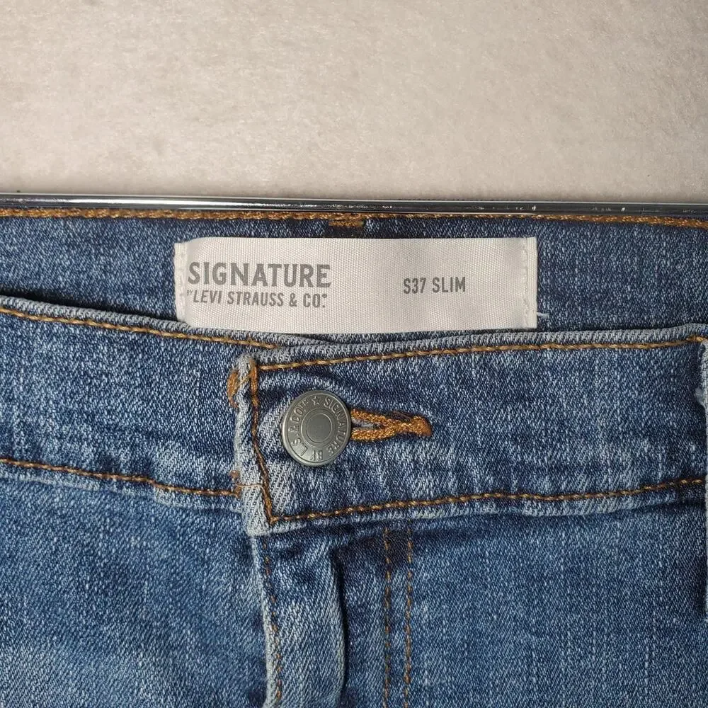 LEVIS 